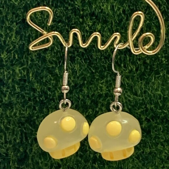 Mushroom Earring, Mario Earring, Gift Idea, Anime Earring, Silly Earring - Picture 5 of 6